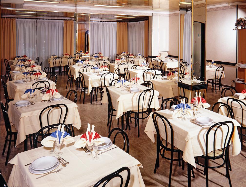 Hotel Sabbia D'Oro Rimini Exteriör bild