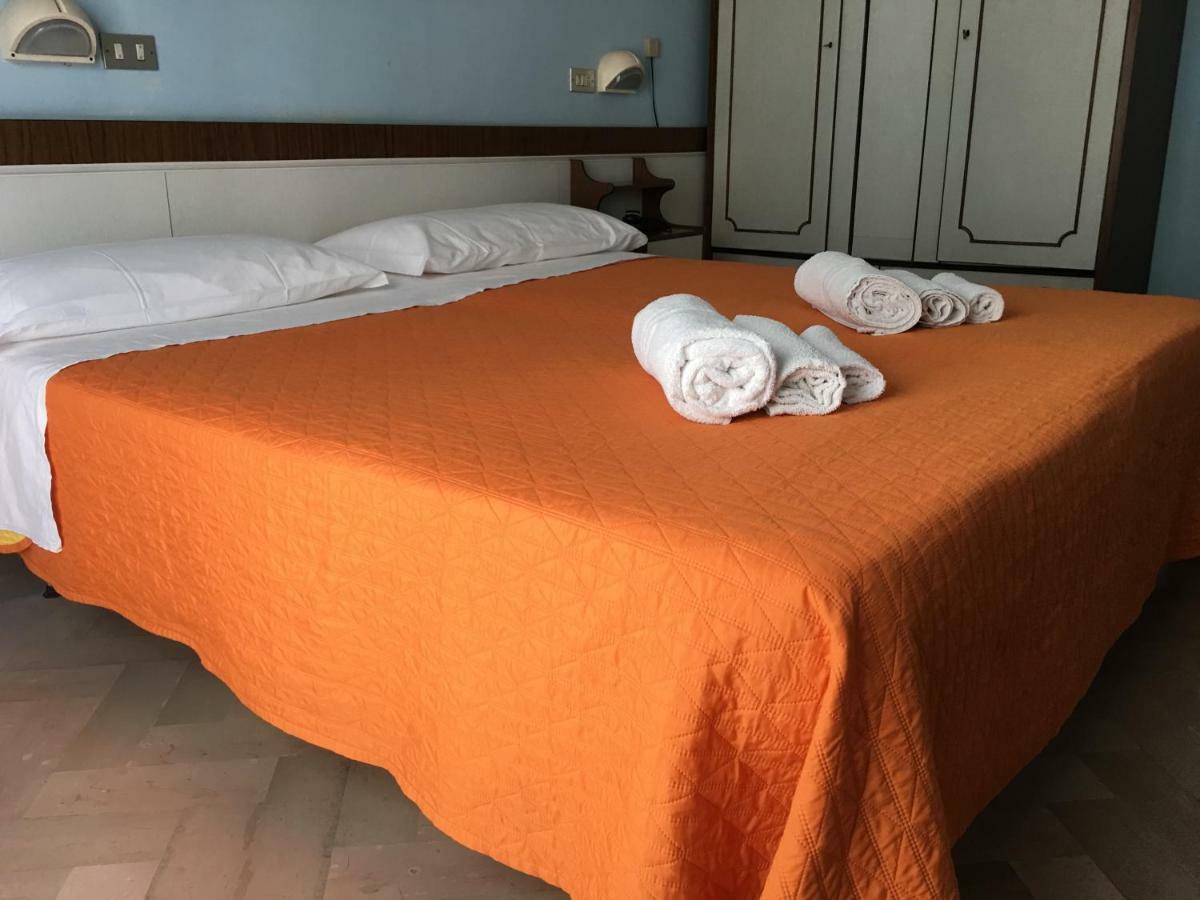 Hotel Sabbia D'Oro Rimini Exteriör bild